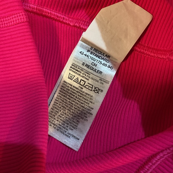 BNWOT Gap fit ribbed legging size small hot pink - Picture 2 of 5